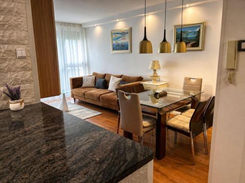 Slendt Zen Residence