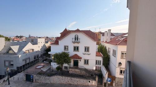 Relaxed 3 bedrooms penthouse in the heart of Cascais historic center, few steps from the beach