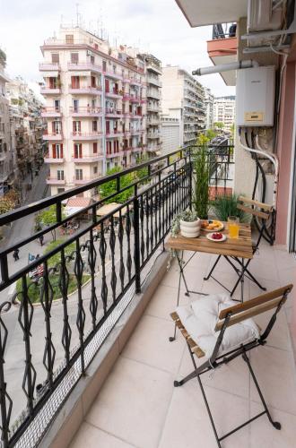 Heart of Thessaloniki 3BR 3KingBeds Balcony