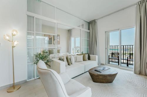 PVH - Mesmerizing 2BR - Golfville Dubai Hills