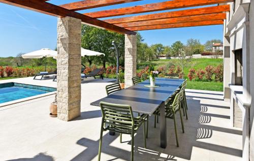 Awesome Home In Porec