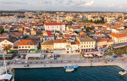 2 Bedroom Cozy Apartment In Biograd