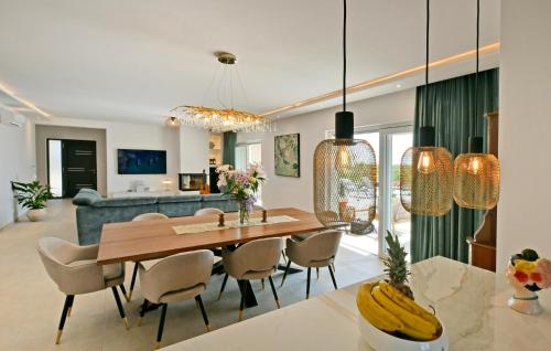 Awesome Home In Porec