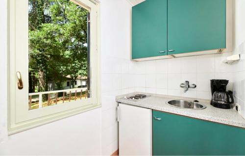 Cozy Apartment In Umag With Outdoor Swimming Pool