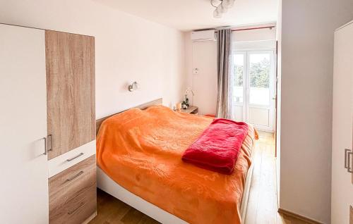 Gorgeous Apartment In Rab With House Sea View