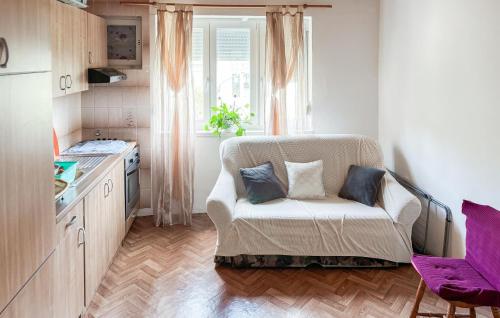 Gorgeous Apartment In Rab With House Sea View