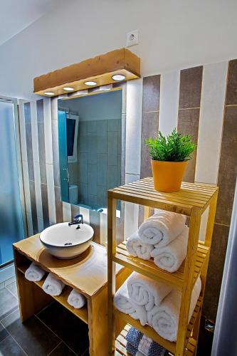 Emerald Suite