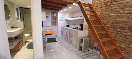 Estudio duplex near Picasso Museum in Born