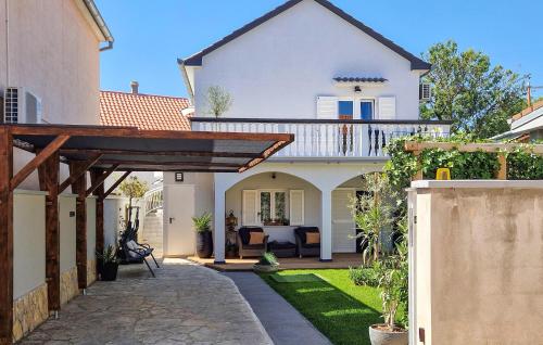 Beautiful Apartment In Biograd Na Moru With Wifi