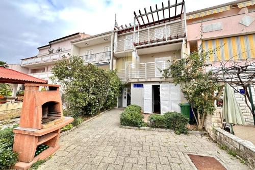 Apartments with parking space Novalja - Pag - 25685