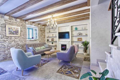 Beachfront house with hot tubCavtat, Dubrovnik - 25441