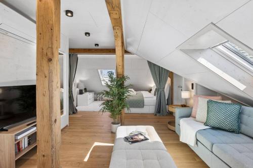 Waterfront Penthouse AC Rooftop Free Parking