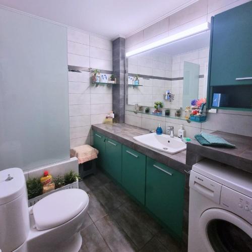 Retro Stylish House in the Heart of Athens