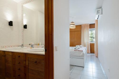 BmyGuest - Quarteira Cosy Beach Apartment