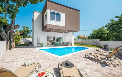 Nice Home In Galizana