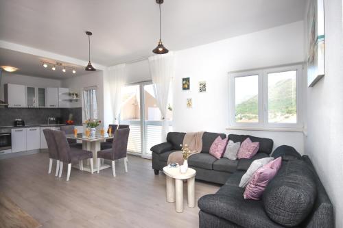 Apartment Bogoje - New Apartment with Private Parking