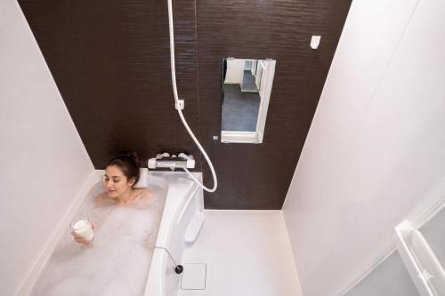 102Room 5 min walk from Gotanno station 20sqm apartment with private toilet and bathroom Direct access to popular travel destinations such as Ueno