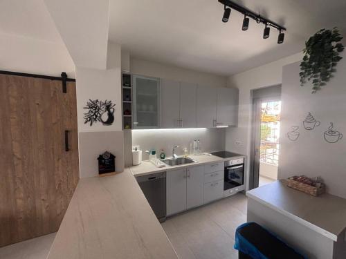 Vasili's Mini Villa