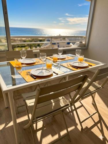 Studio magnifique vue mer 7é étage Garage privé !