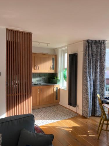 Gallery image of Cupcake Apartment - Central Location in Folkestone