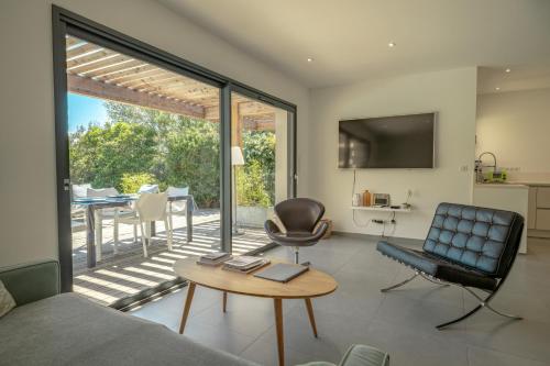 Villa pool heated, nature, beach & comfort