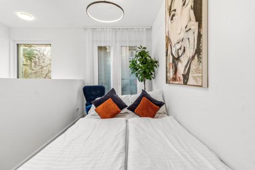 Modern Retreat with AC - 15 min to City Center