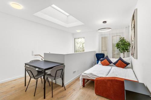 Modern Retreat with AC - 15 min to City Center