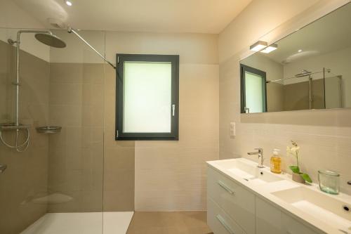Villa pool heated, nature, beach & comfort