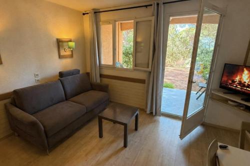 Studio in Saint-Raphaël Pool & Tennis
