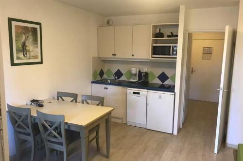 Studio in Saint-Raphaël Pool & Tennis