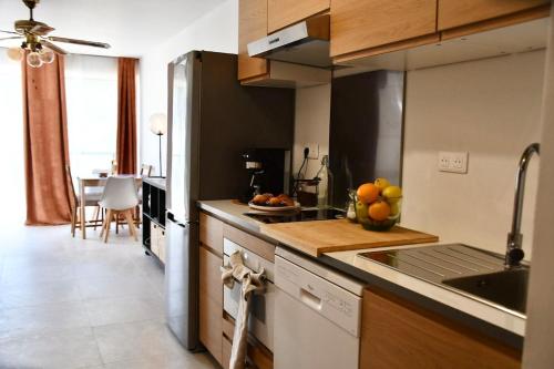 Charmant 1-Bedroom Apartment - Parking - 4 People - 3 Minutes to Point Zéro Beach