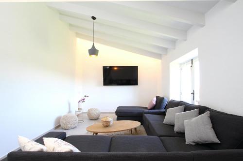 Superb Pollensa Villa 5 Bedrooms Villa Fiorever Mountainside Views