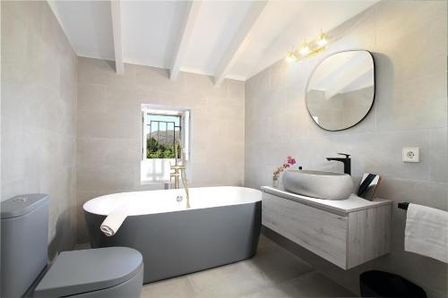 Superb Pollensa Villa 5 Bedrooms Villa Fiorever Mountainside Views