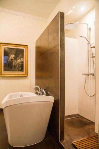 Stylish loft, premium location, 120sqm, 3 Br, AC