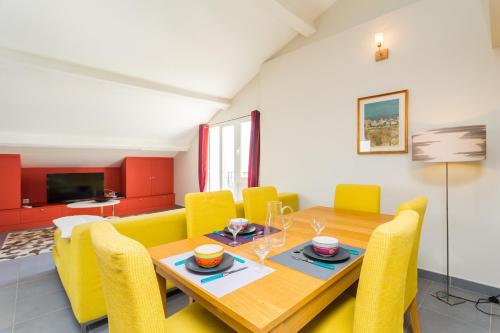 HISTORICAL CENTER 70 sqm SEAVIEW PALAIS