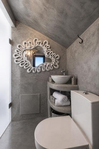 Jaccuzzi Romantic Suite in Firostefani,sea view!