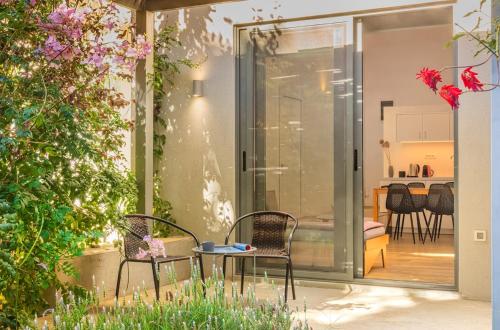 Cozy central garden flat