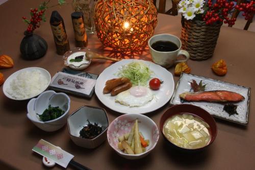 Еда / где поесть недалеко от гостевого дома