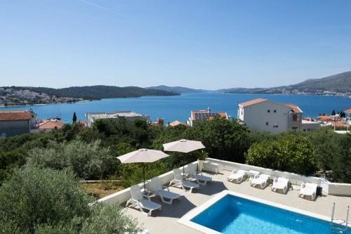 SEALUXE Apartments with Heated Pool and Sea View