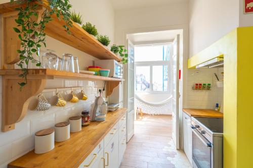 Wanderful Home - Travel Themed Apartment