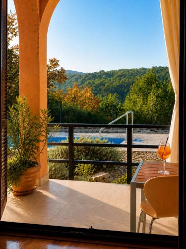 Apartment Luce - Pool & BBQ - peaceful and private retreat near Šibenik