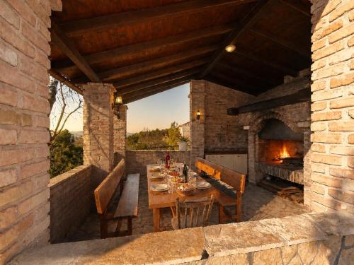Apartment Luce - Pool & BBQ - peaceful and private retreat near Šibenik