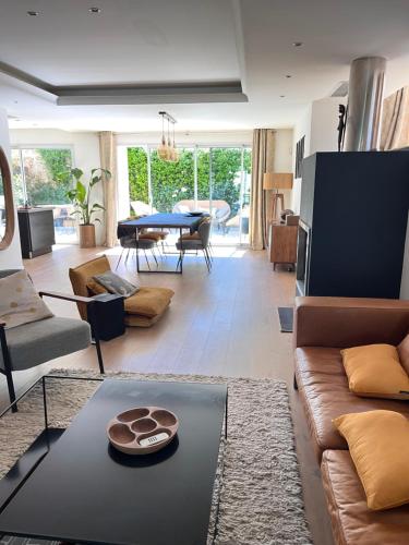 Villa design d'exception avec piscine