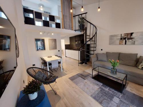 Gallery LUX Loft 75 m2, 2 Baths, 2 Mins to Sea