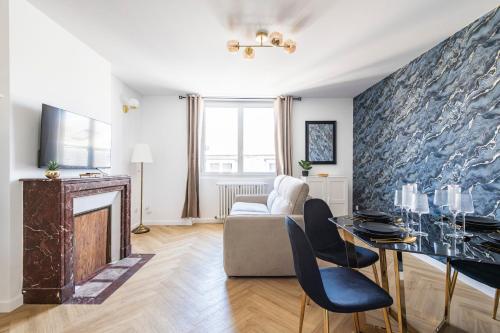 13 Place Royal - Center - Reims Cathedral Historic