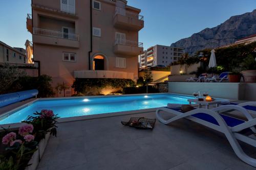 Flores Apartment with Private Pool