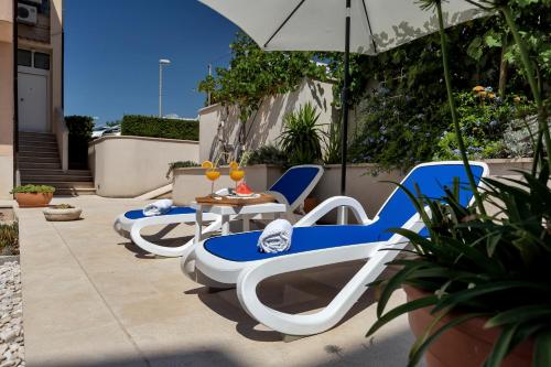 Flores Apartment with Private Pool