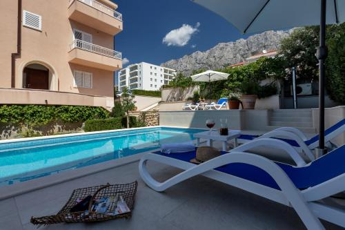 Flores Apartment with Private Pool