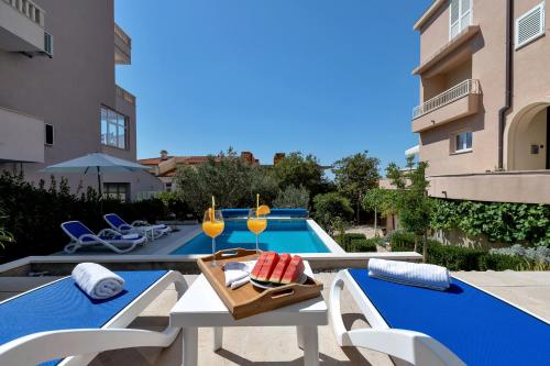 Flores Apartment with Private Pool