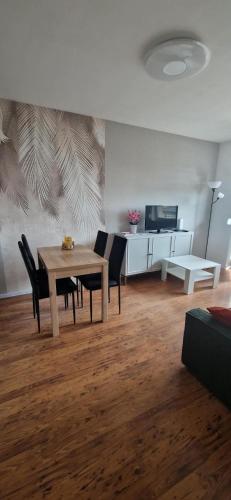 Mieszkanie 3 pokoje, balkon, blisko Starego Miasta